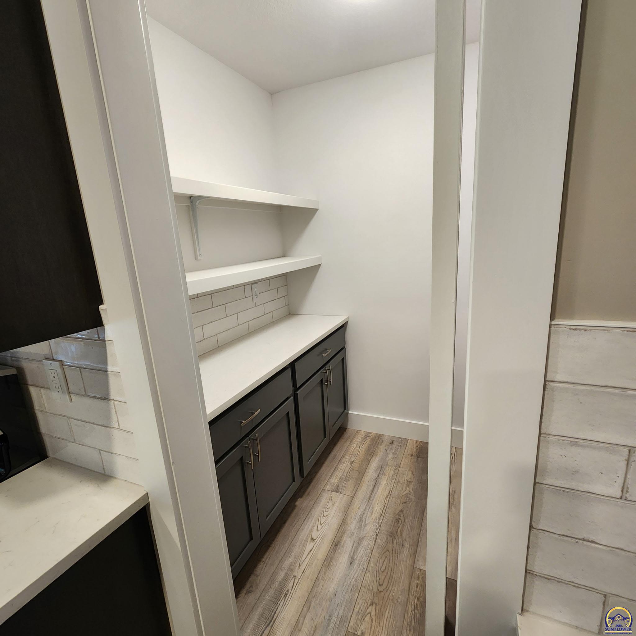 6353 Crescent Rim Drive Ozawkie, KS 66070 - Photo 10 of 33