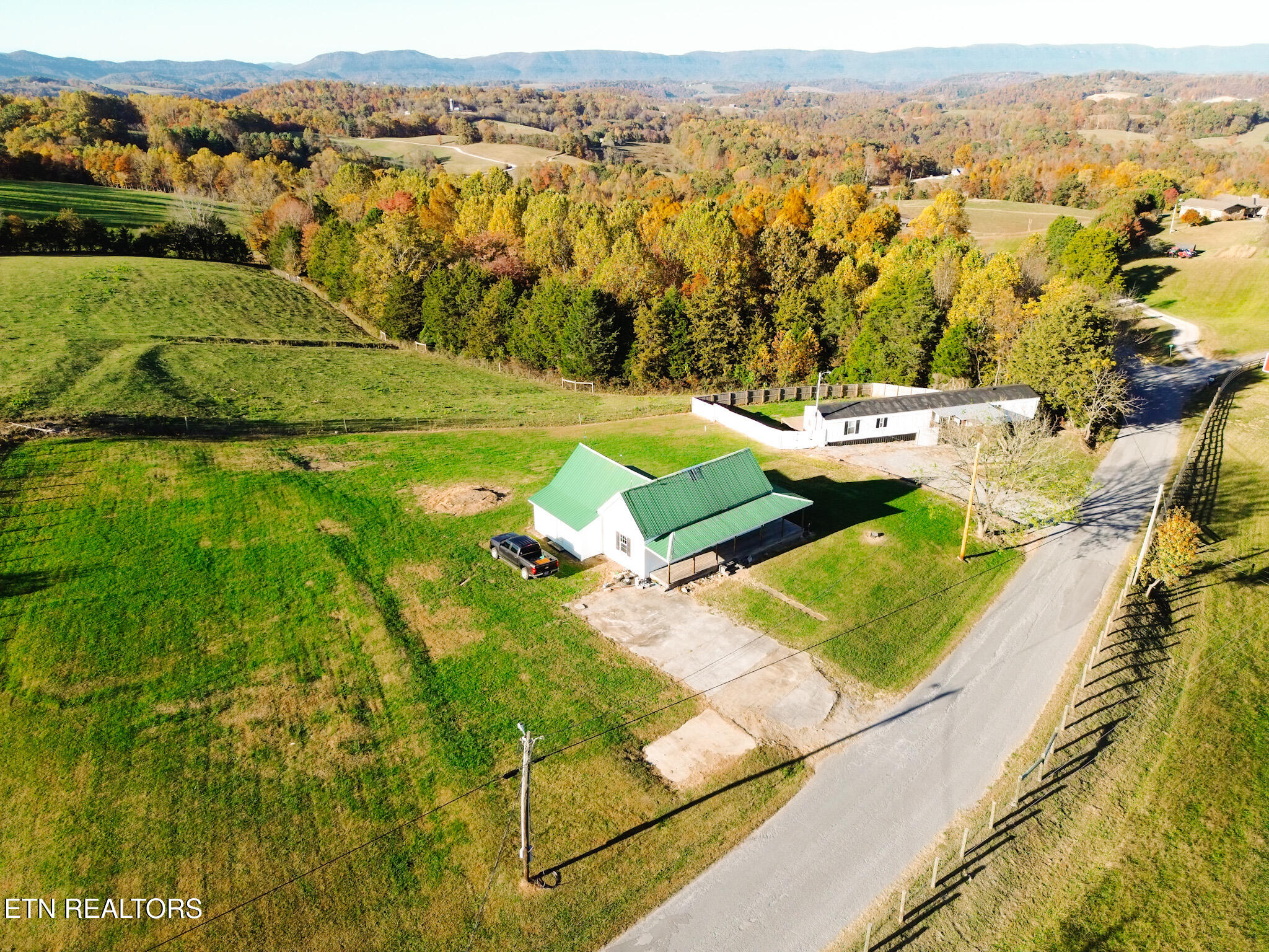 1050 Goins Chapel Road Tazewell, TN 37879 - Photo 2 of 15 20266F49-12F5-4D03-A6A6-2E7883AE7870