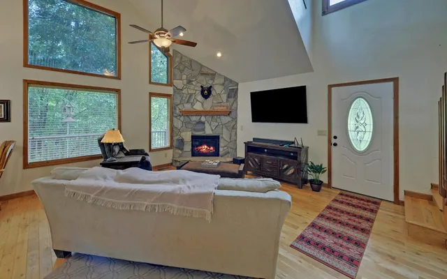 $399,900 | 56 Waxwing Trail, Murphy, NC 28906