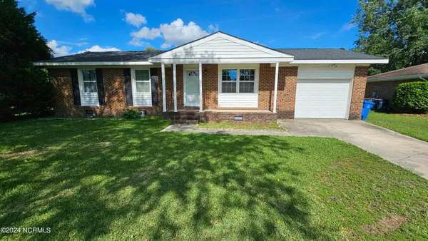 $1,400 | 109 Valley Court, Jacksonville, NC 28540