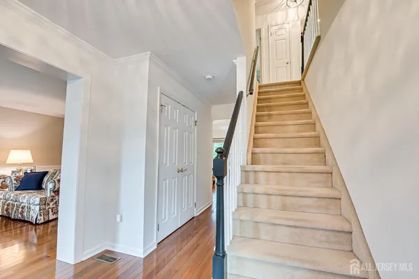 $1,049,900 | 3 Clinton Court, Kendall Park, NJ 08824