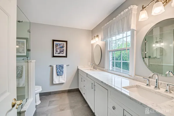 $1,049,900 | 3 Clinton Court, Kendall Park, NJ 08824
