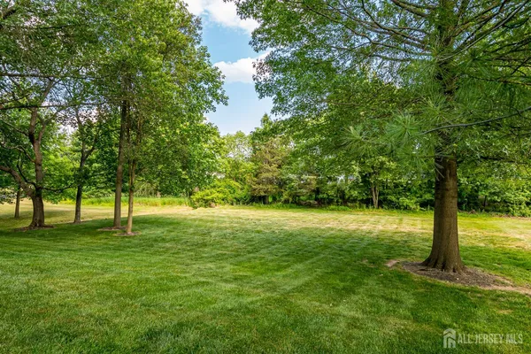 $1,049,900 | 3 Clinton Court, Kendall Park, NJ 08824