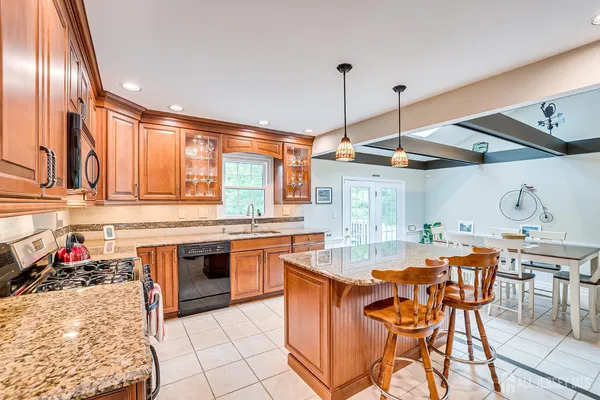 $1,049,900 | 3 Clinton Court, Kendall Park, NJ 08824