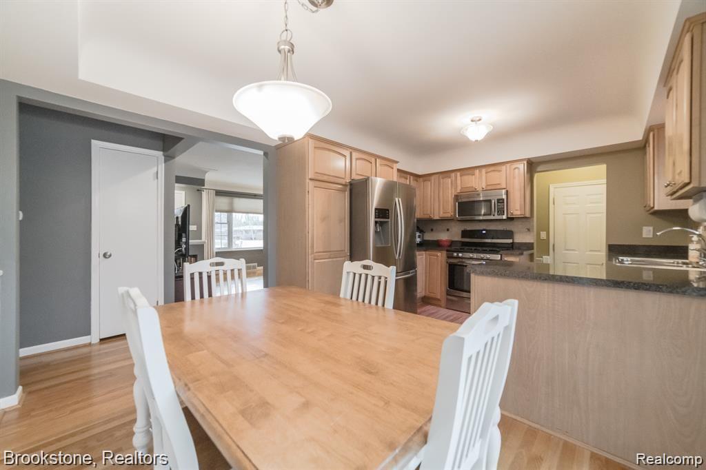 52001 Shelby Road Utica, MI 48316 - Photo 10 of 37