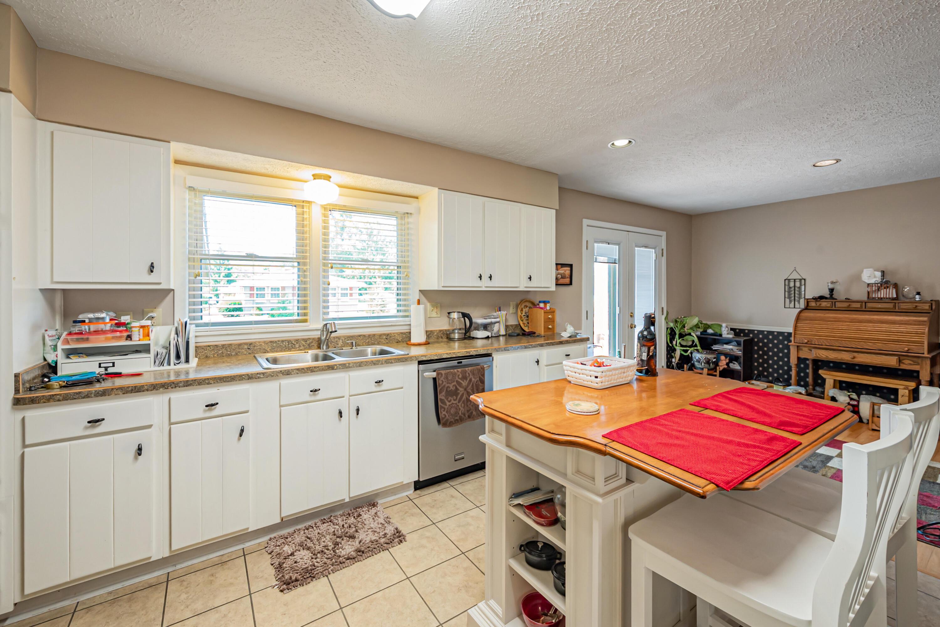 1467 Lusch Road Marion, OH 43302 - Photo 19 of 32 Kitchen 2