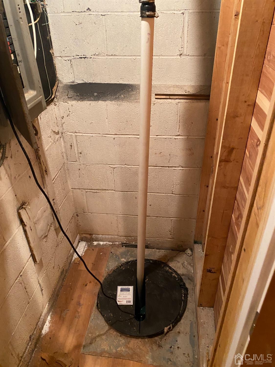 230 Austin Road Orange, NJ 07050 - Photo 34 of 34 a bathroom with a sink