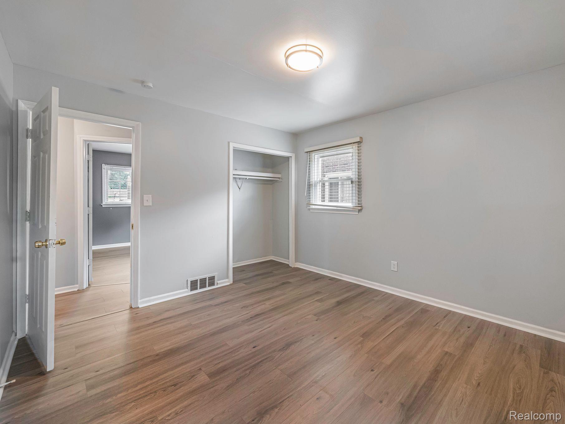 564 Longfellow Inkster, MI 48141 - Photo 13 of 26 Gallery Image 13