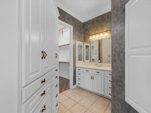 $6,000 | 15318 Beecham Drive, Houston, TX 77068