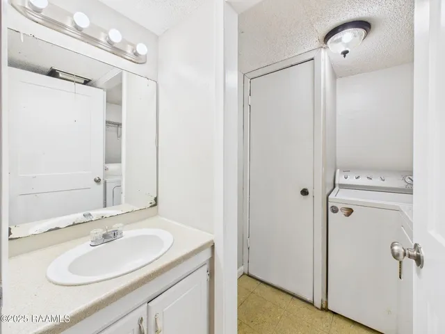 $850 | 506 Fox Run Avenue, Unit 2, Lafayette, LA 70508