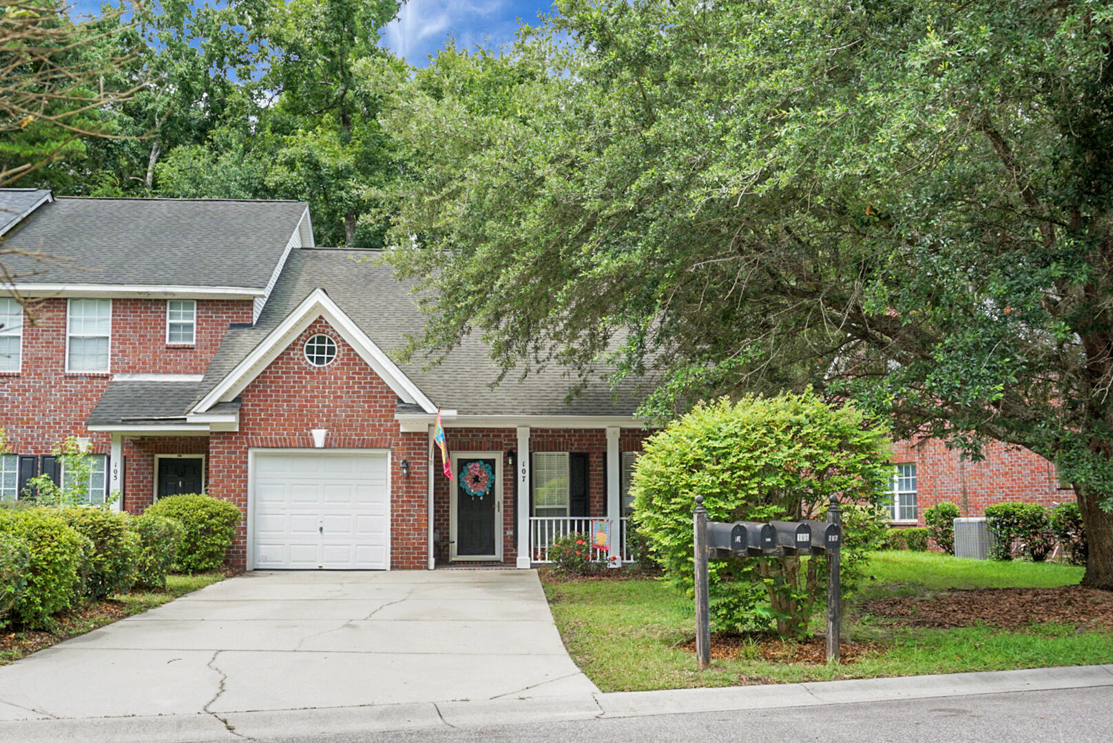 107 Walden Ridge Way Summerville, SC 29485 - Photo 5 of 34 DSC05984
