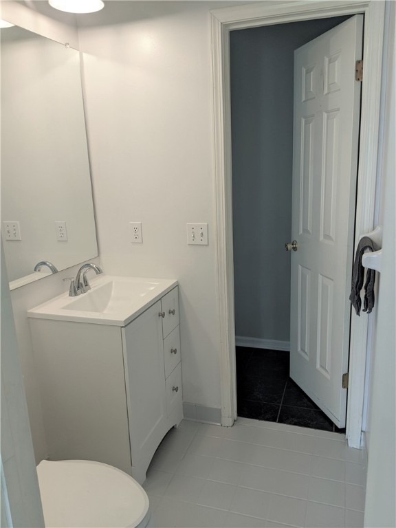 41 Hawks View Mendon, NY 14472 - Photo 20 of 46 Doors to back hall and to office/den