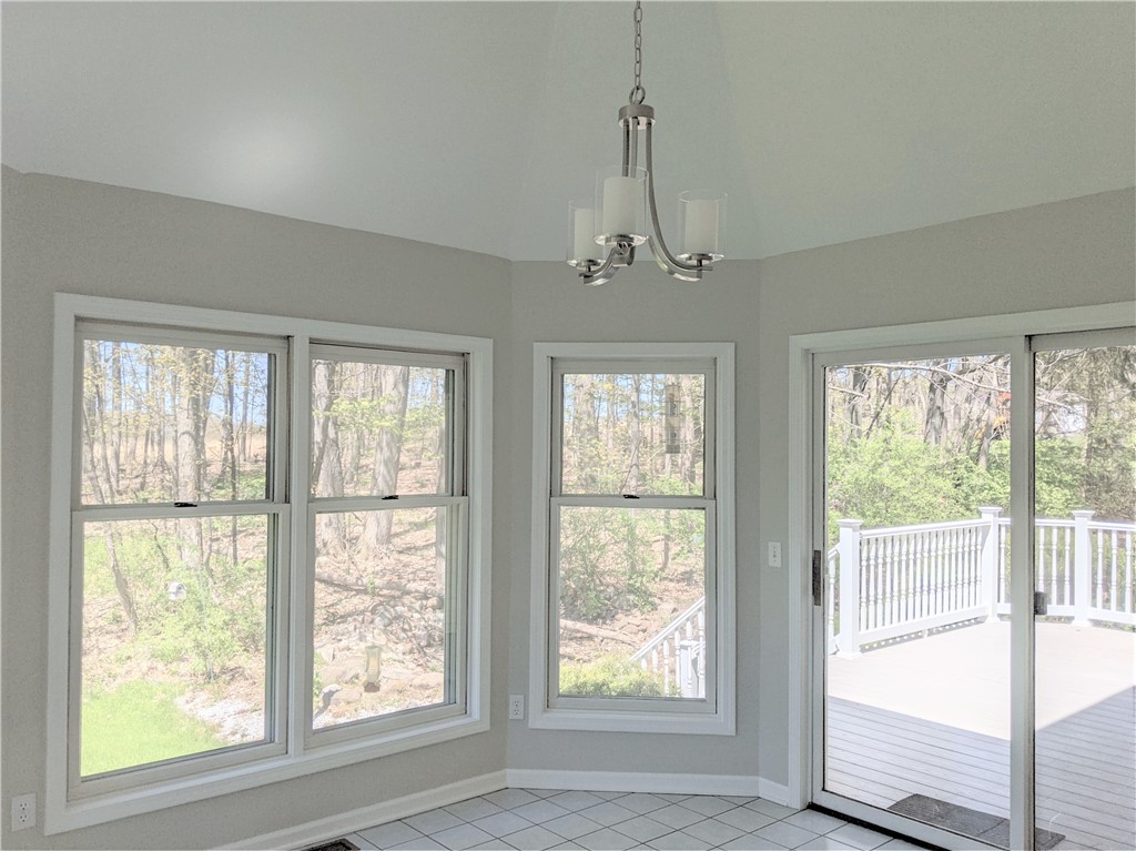 41 Hawks View Mendon, NY 14472 - Photo 6 of 46 Sliders to the deck