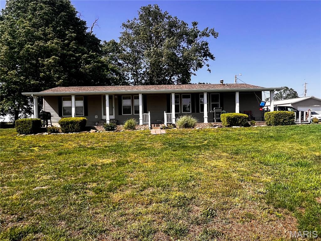 1383 Old Salem Road Kell, IL 62853 - Photo 2 of 28