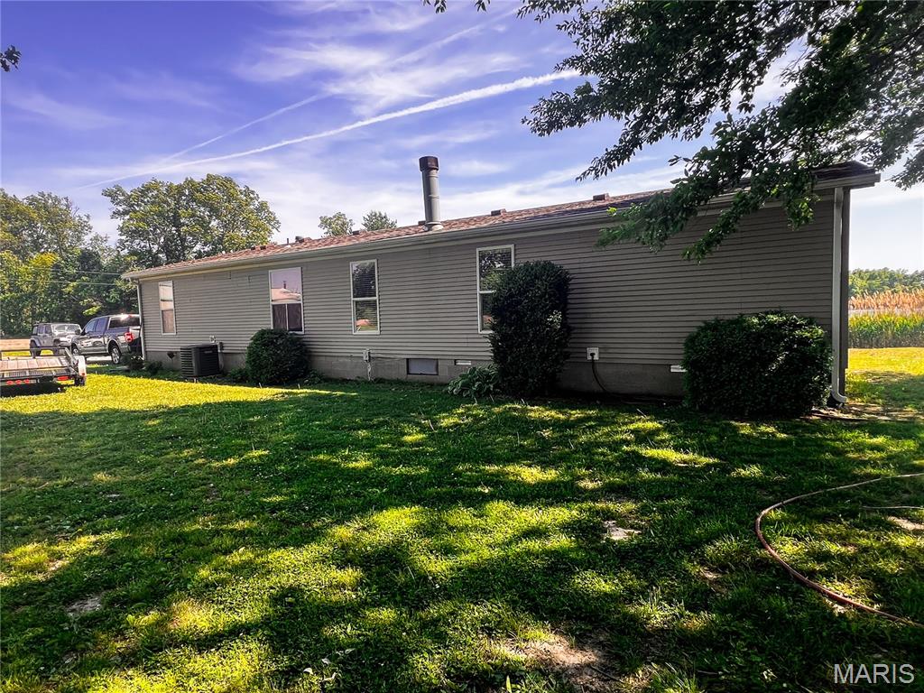 1383 Old Salem Road Kell, IL 62853 - Photo 6 of 28
