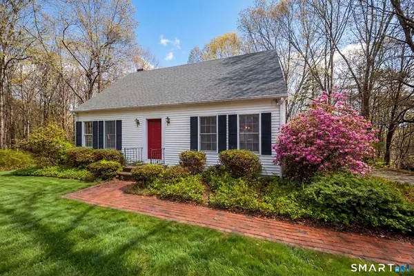 $575,000 | 526 Horse Pond Road, Madison, CT 06443