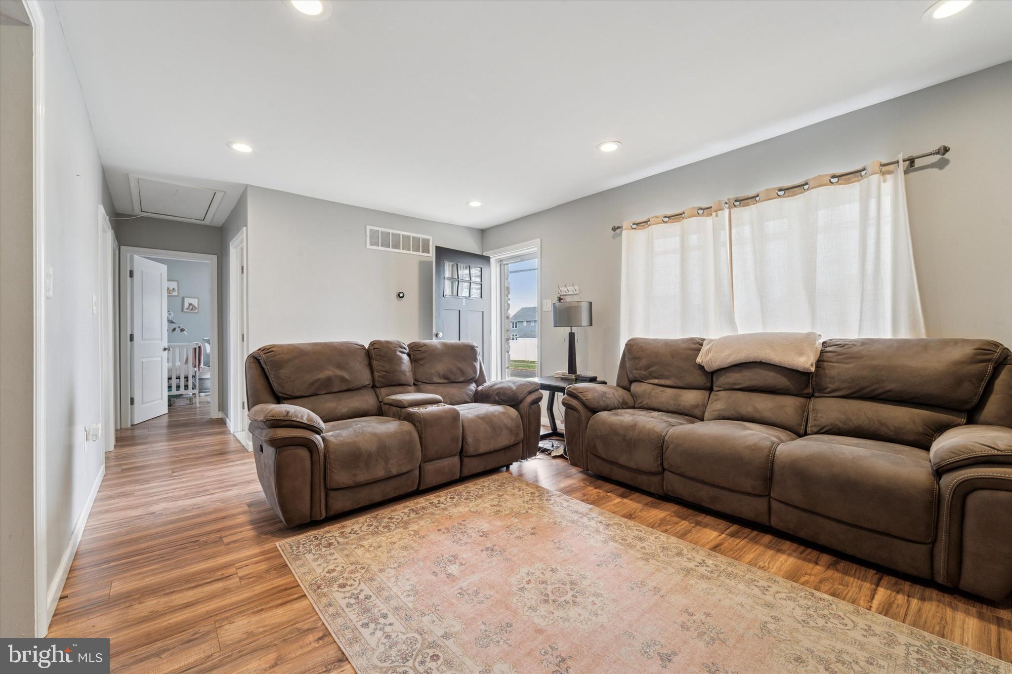 1835 Durham Road Langhorne, PA 19047 - Photo 4 of 25 Gallery Image 4