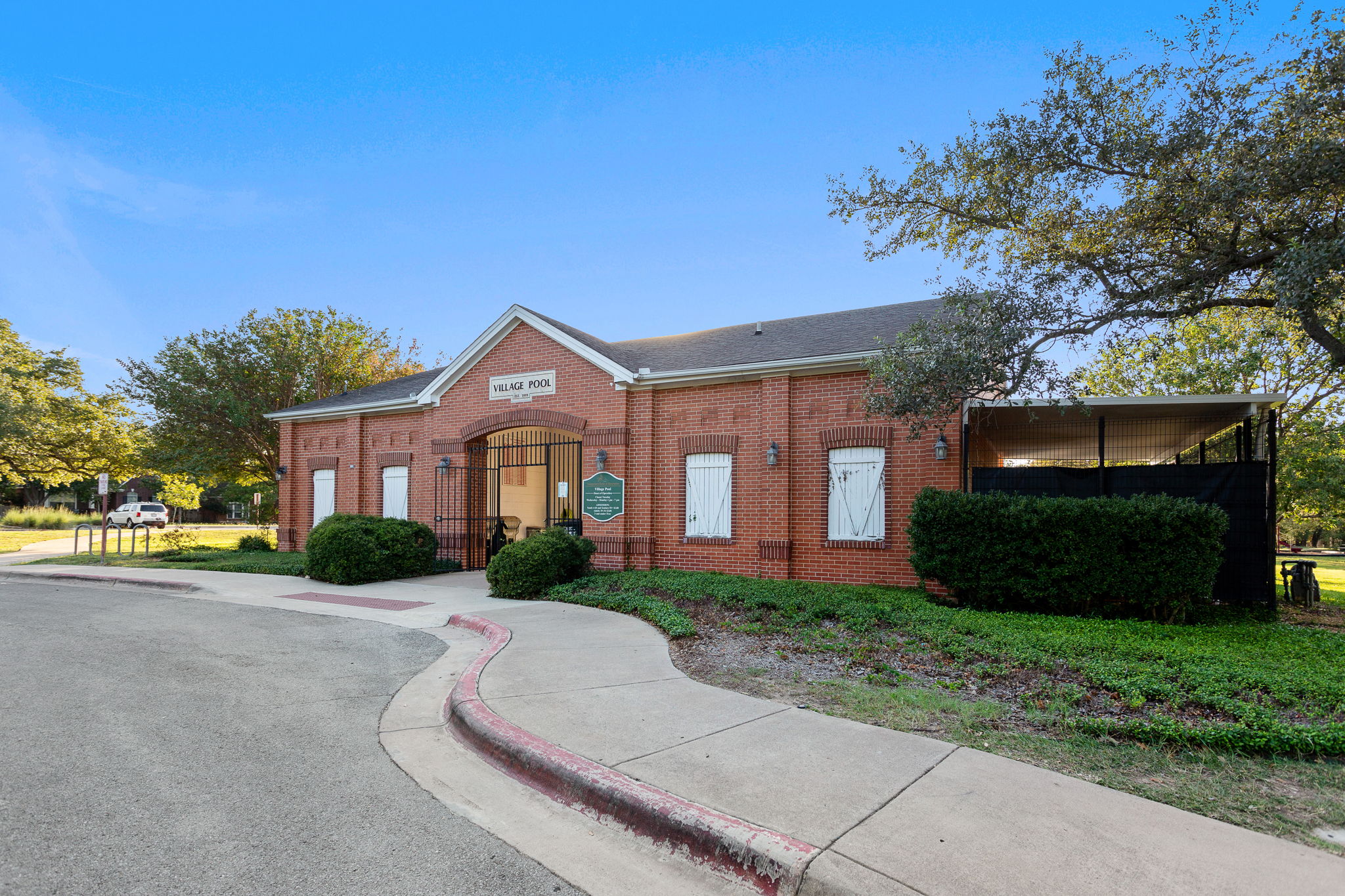 313 Greenside Lane Georgetown, TX 78633 - Photo 38 of 40 View of building exterior