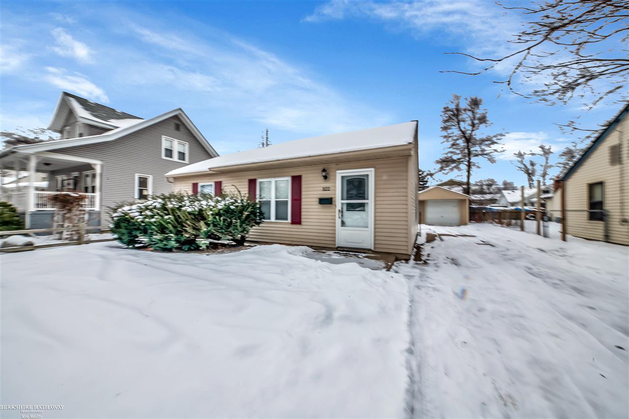 322 East Thirteen Mile Road Royal Oak, MI 48073 - Photo 1 of 16