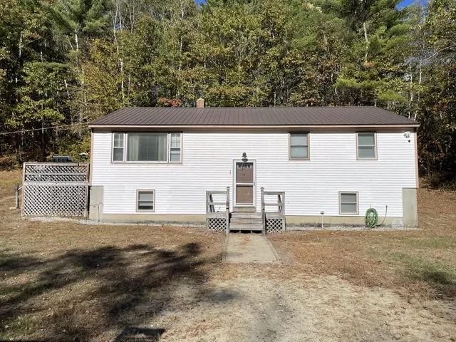 $379,900 | 39 Bullseye Curve Road, Wentworth, NH 03282
