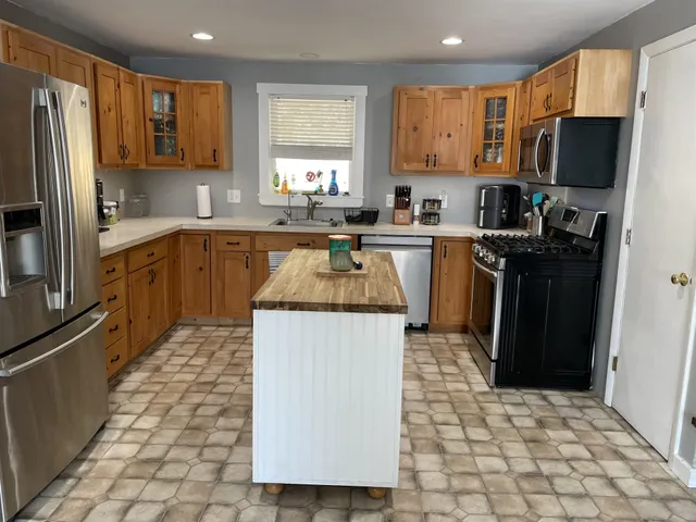 $379,900 | 39 Bullseye Curve Road, Wentworth, NH 03282