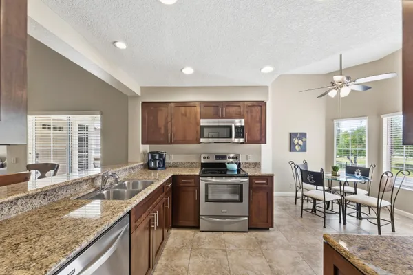 $349,000 | 290 Vista Royale Circle West, Palm Desert, CA 92211