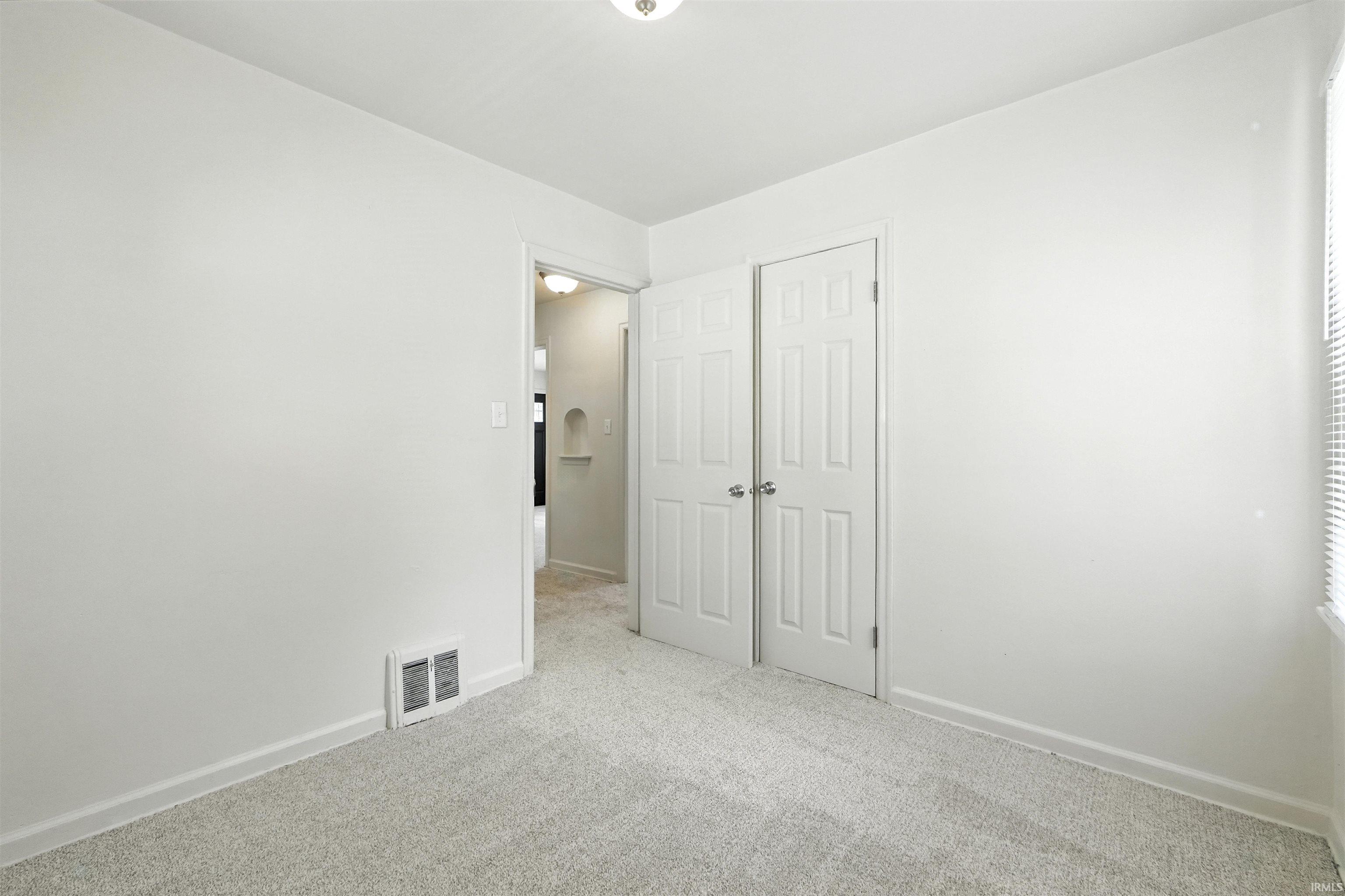 4126 Bowser Avenue Fort Wayne, IN 46806 - Photo 3 of 19