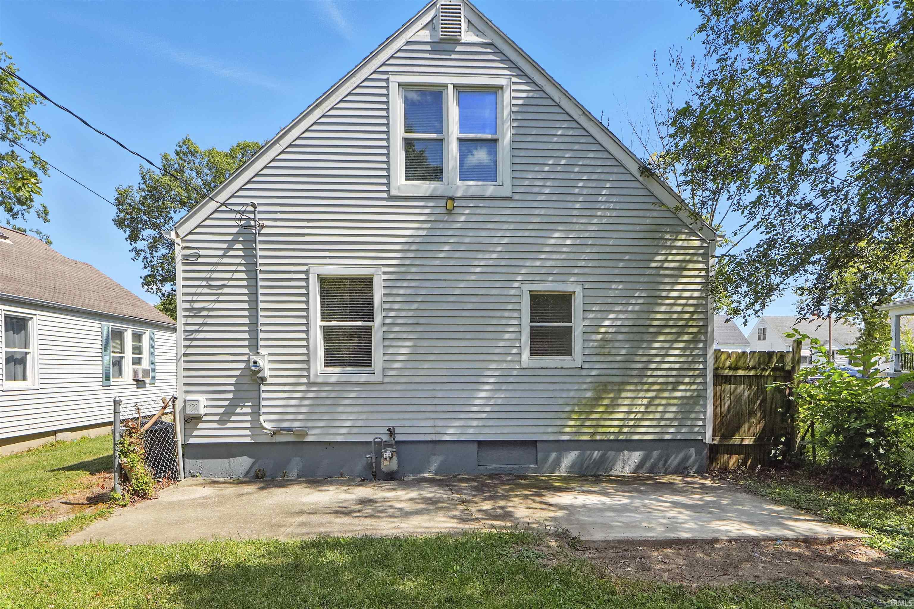 4126 Bowser Avenue Fort Wayne, IN 46806 - Photo 9 of 19