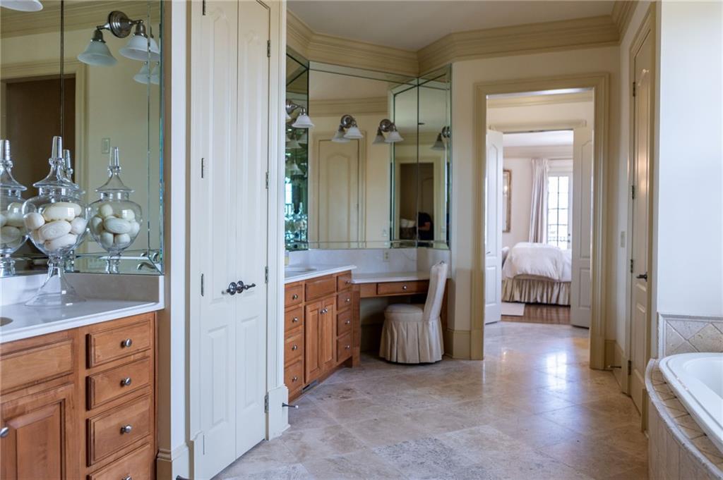 1005 Heards Ferry Road Northwest Sandy Springs, GA 30328 - Photo 15 of 33