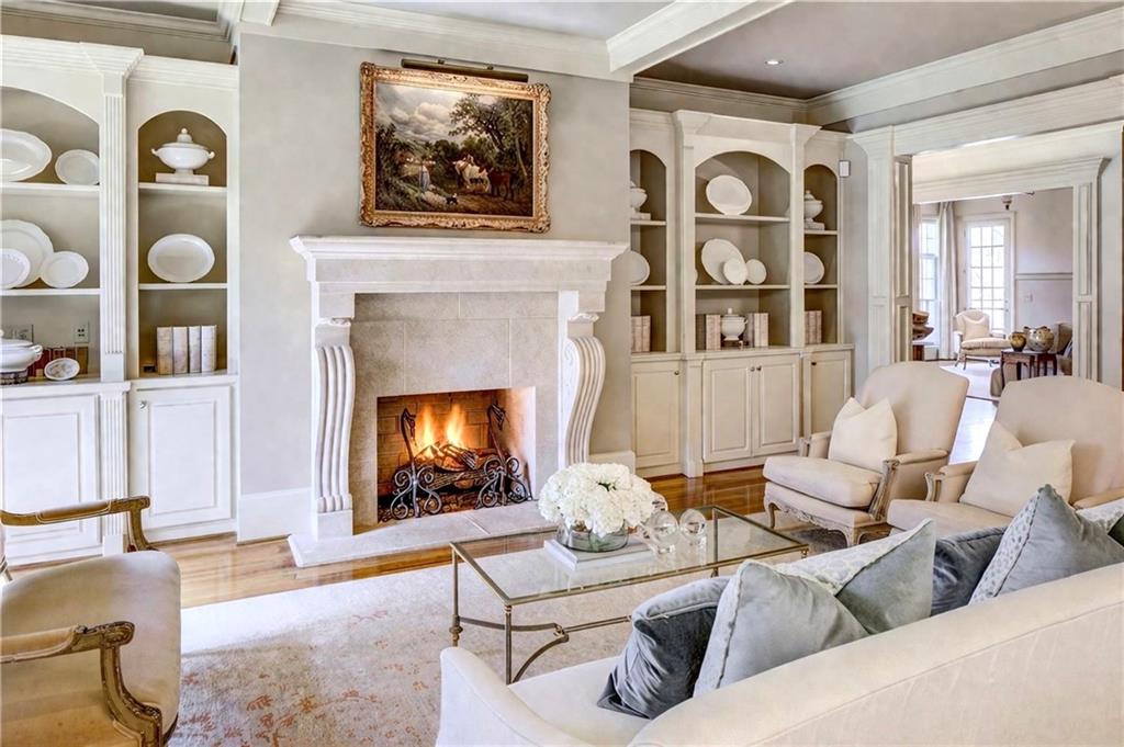 1005 Heards Ferry Road Northwest Sandy Springs, GA 30328 - Photo 3 of 30