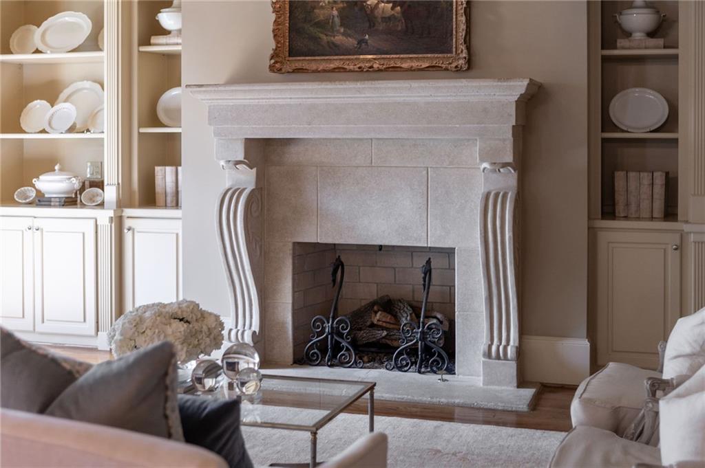 1005 Heards Ferry Road Northwest Sandy Springs, GA 30328 - Photo 4 of 33