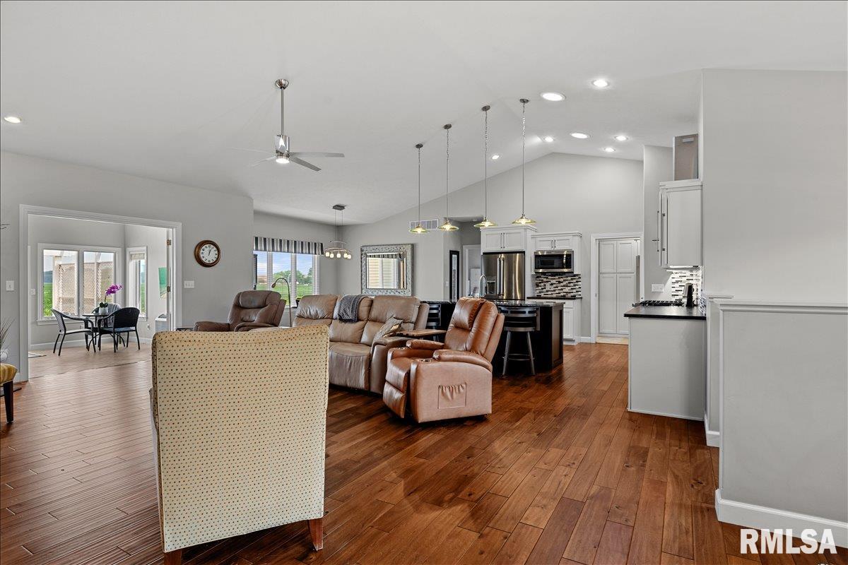 3605 Crystal Spring Drive Springfield, IL 62711 - Photo 8 of 46