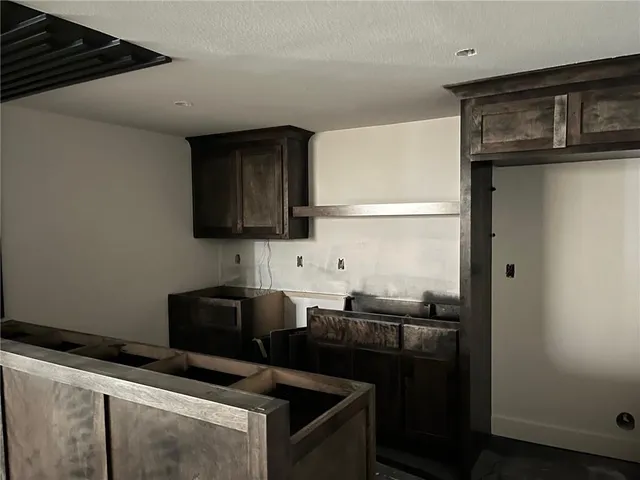 $1,650,000 | 9410 Deer Run Street, Lenexa, KS 66220