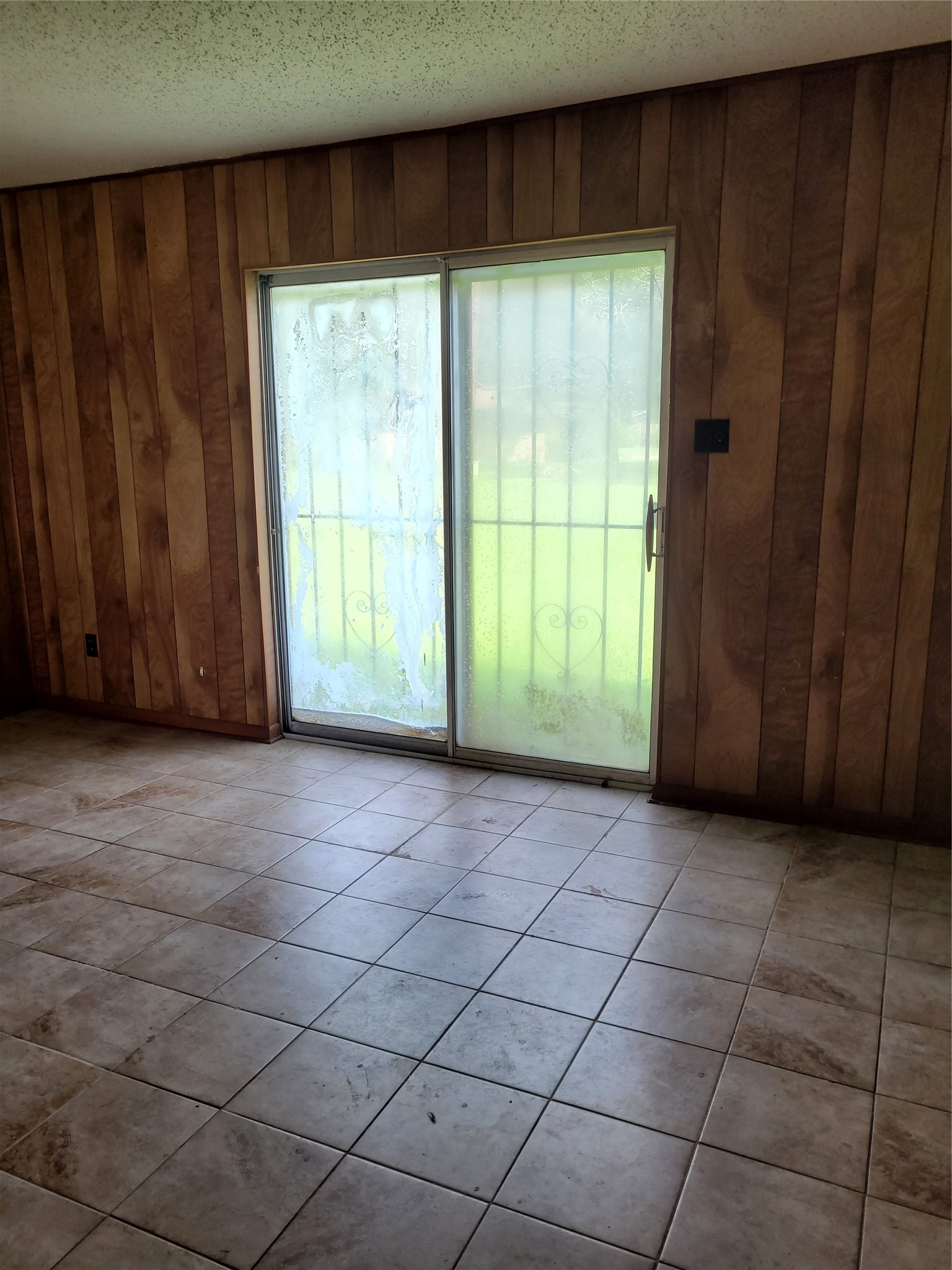 4730 Cartwright Avenue Beaumont, TX 77707 - Photo 10 of 16 Family Room-at present