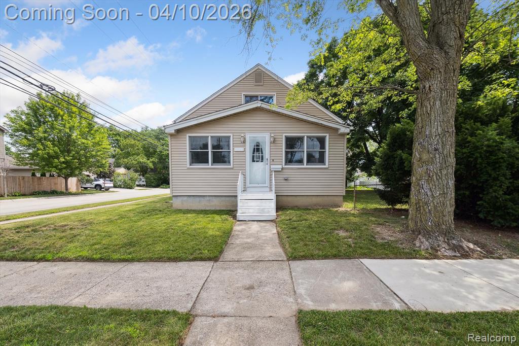 3690 Phillips Avenue Berkley, MI 48072 - Photo 3 of 33