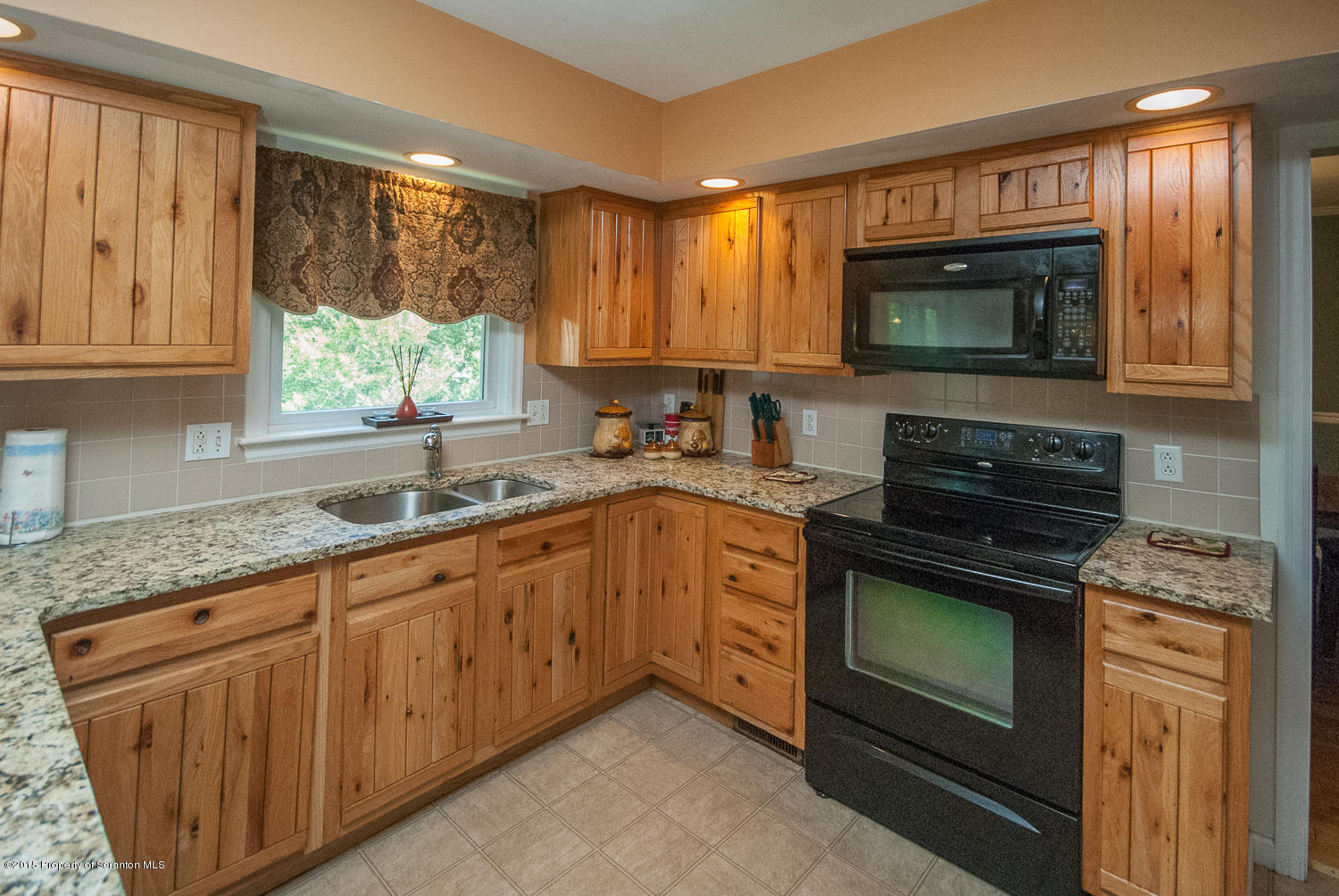636 White Birch Road Clarks Summit, PA 18411 - Photo 12 of 32 Gallery Image 12