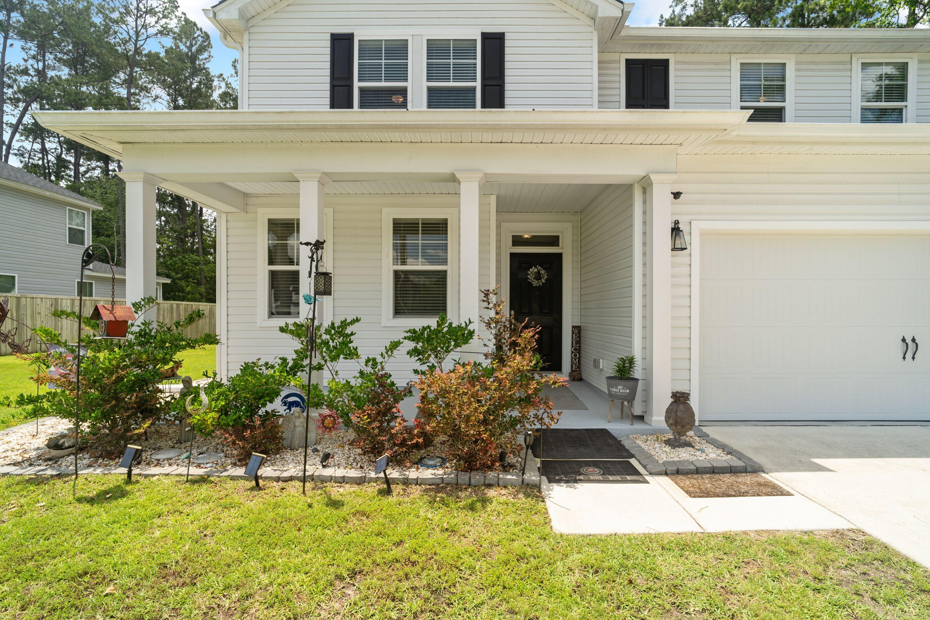 689 West Butternut Road Summerville, SC 29483 - Photo 4 of 47 .
