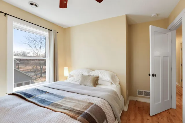 $3,750 | 219 5th Street Southeast, Minneapolis, MN 55414