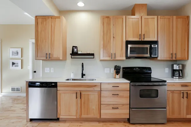 $3,750 | 219 5th Street Southeast, Minneapolis, MN 55414