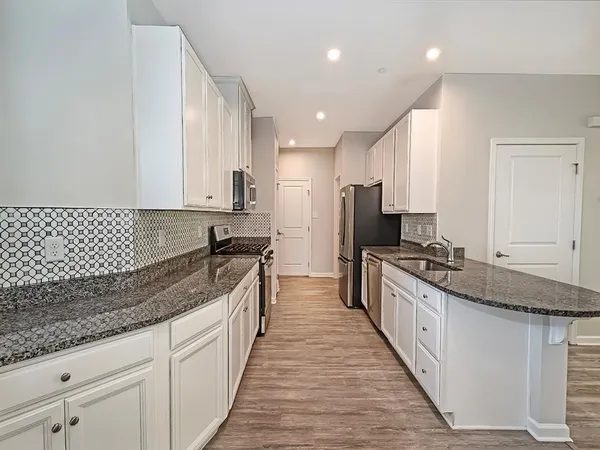 $3,200 | 117 Melinda Court, Sewickley, PA 15143