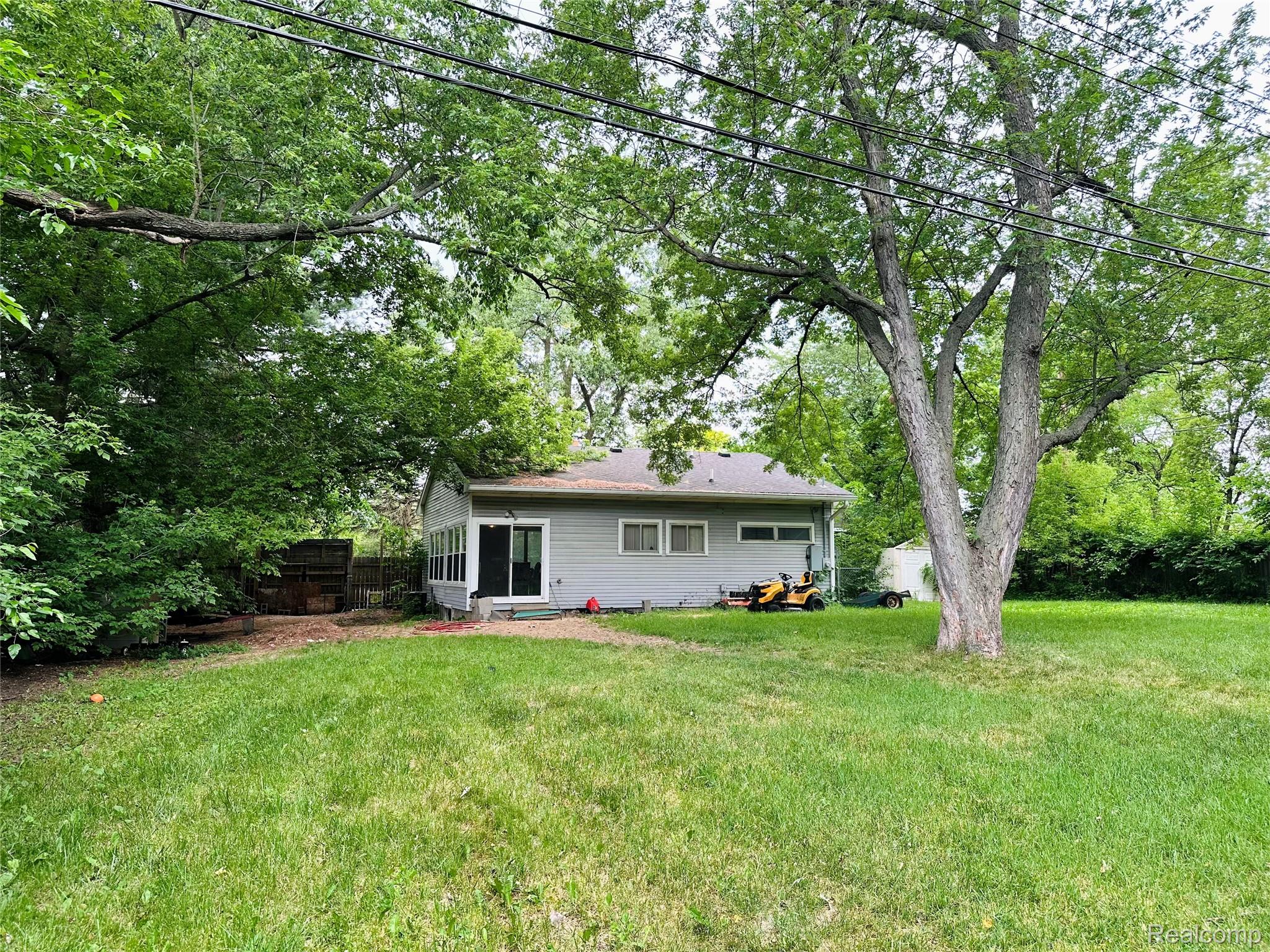 3505 Bendelow Road Rochester, MI 48307 - Photo 35 of 40 IMG_2832.jpeg