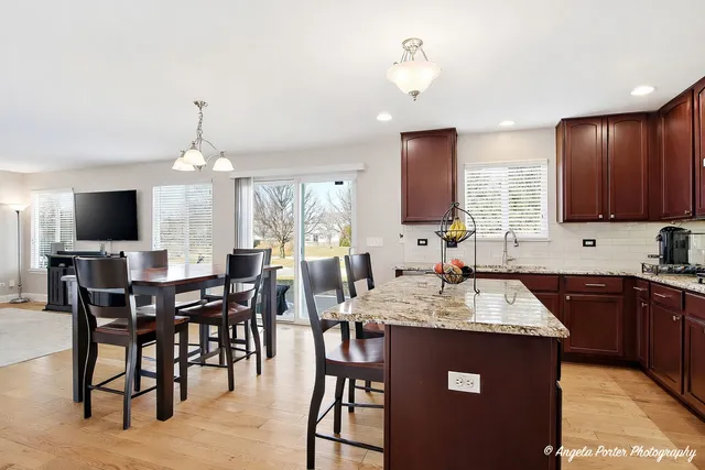 $450,000 | 6710 Killala Lane, McHenry, IL 60050