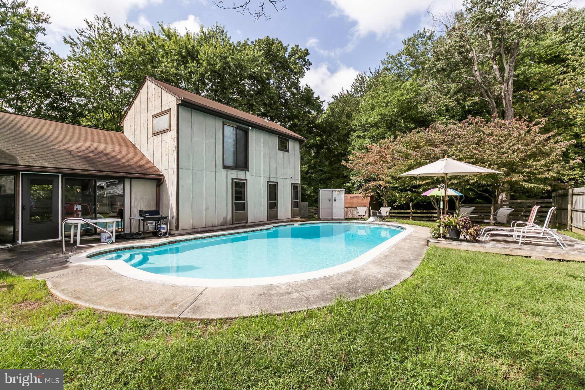 1660 St Margarets Road Annapolis, MD 21409 - Photo 18 of 20 Additional Living Space Overlooks 40' Pool!
