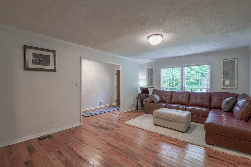 656 Bruce Way Southwest Lilburn, GA 30047 - Photo 11 of 32