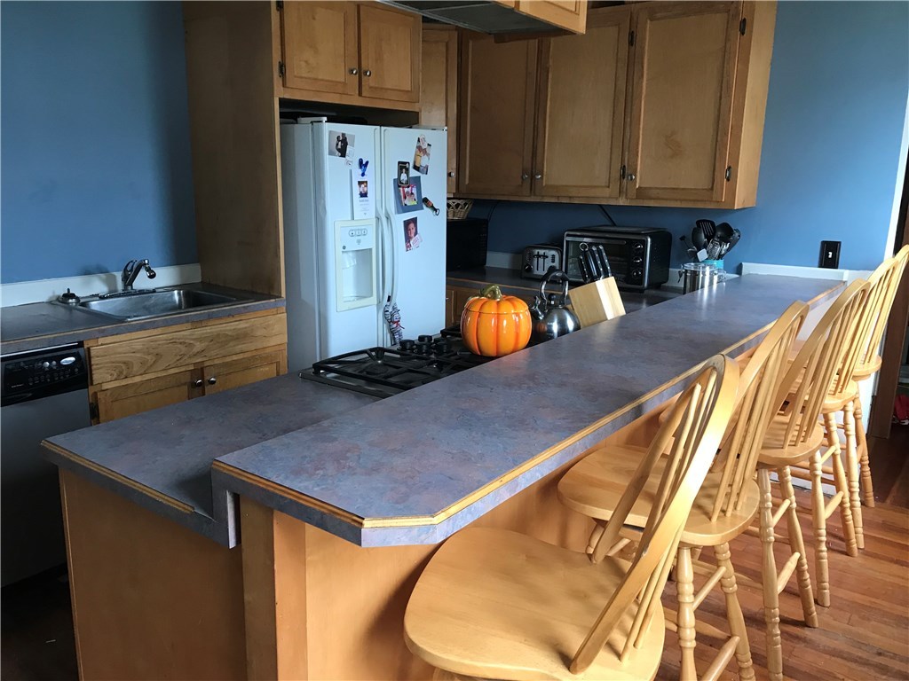 84 Broad Street Warwick, RI 02888 - Photo 6 of 25