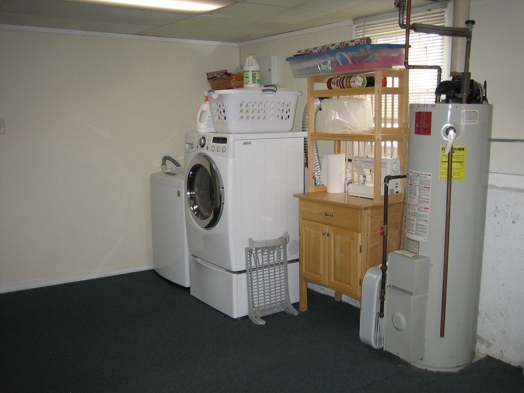 6 Rachel Road Dracut, MA 01826 - Photo 19 of 25 a utility room with dryer and washer