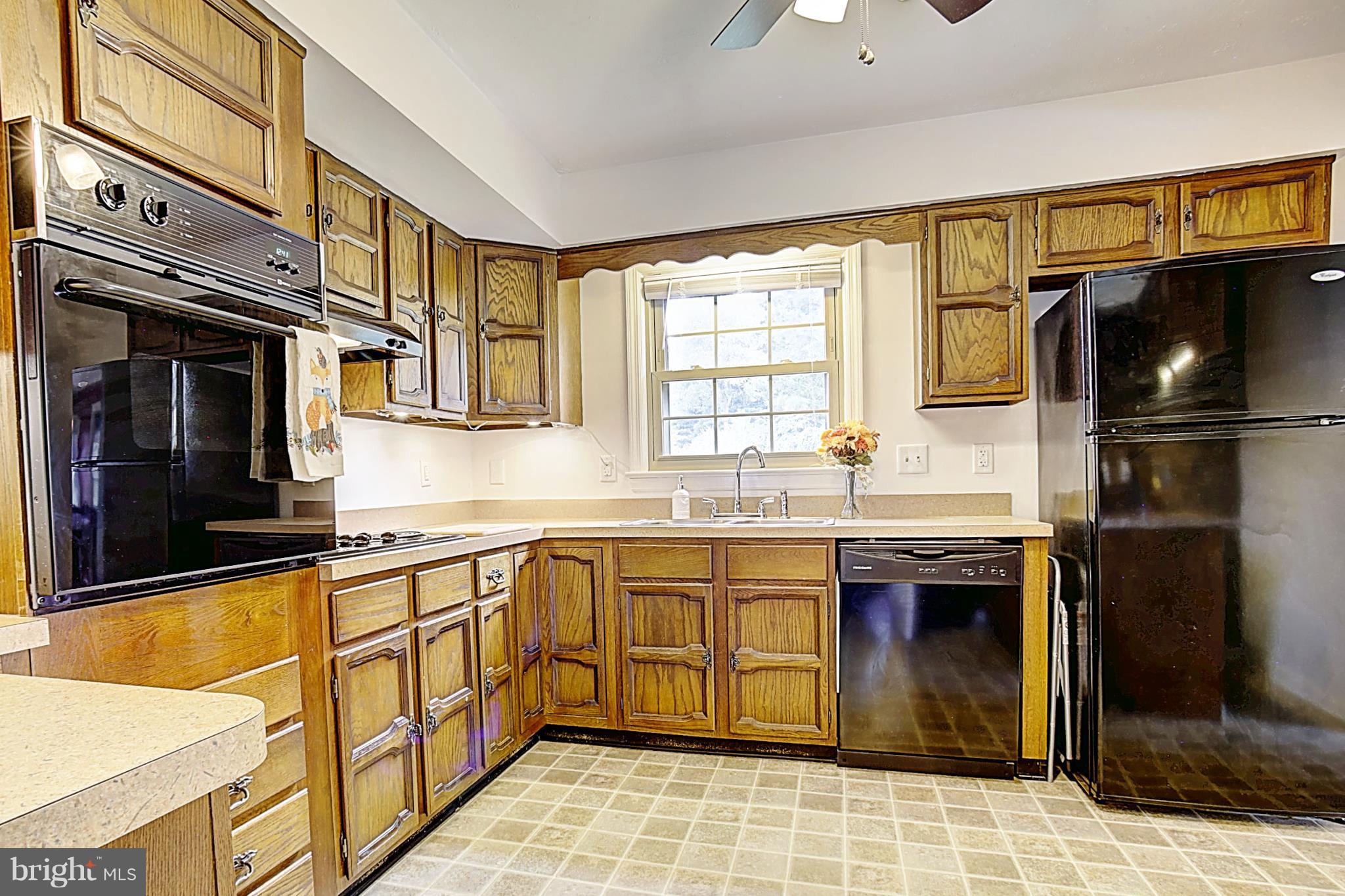 4 Richmond Road Front Royal, VA 22630 - Photo 16 of 30 Kitchen