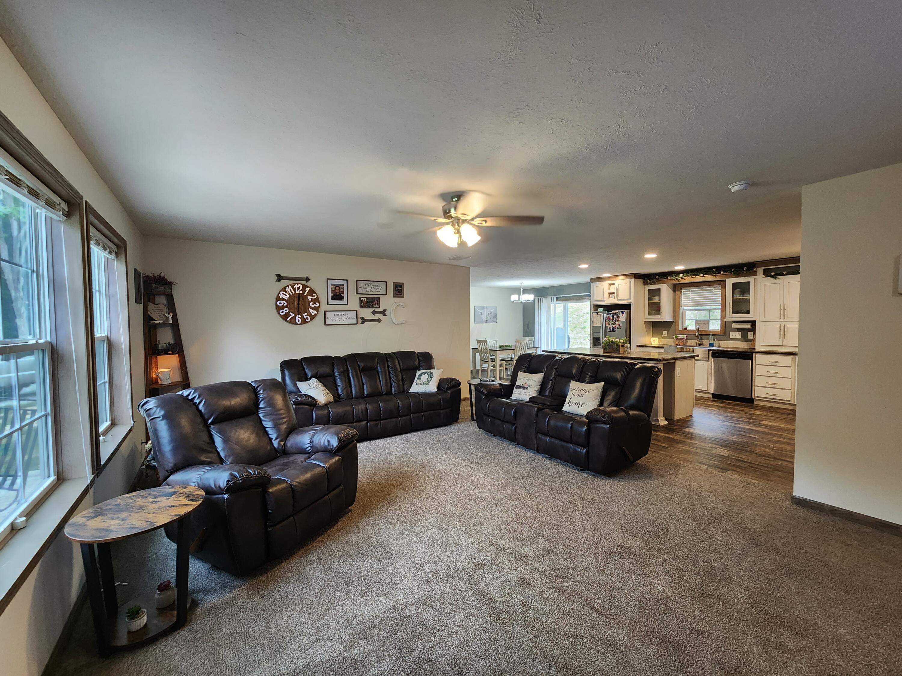16549 Fast Road Laurelville, OH 43135 - Photo 21 of 40 Living room 4
