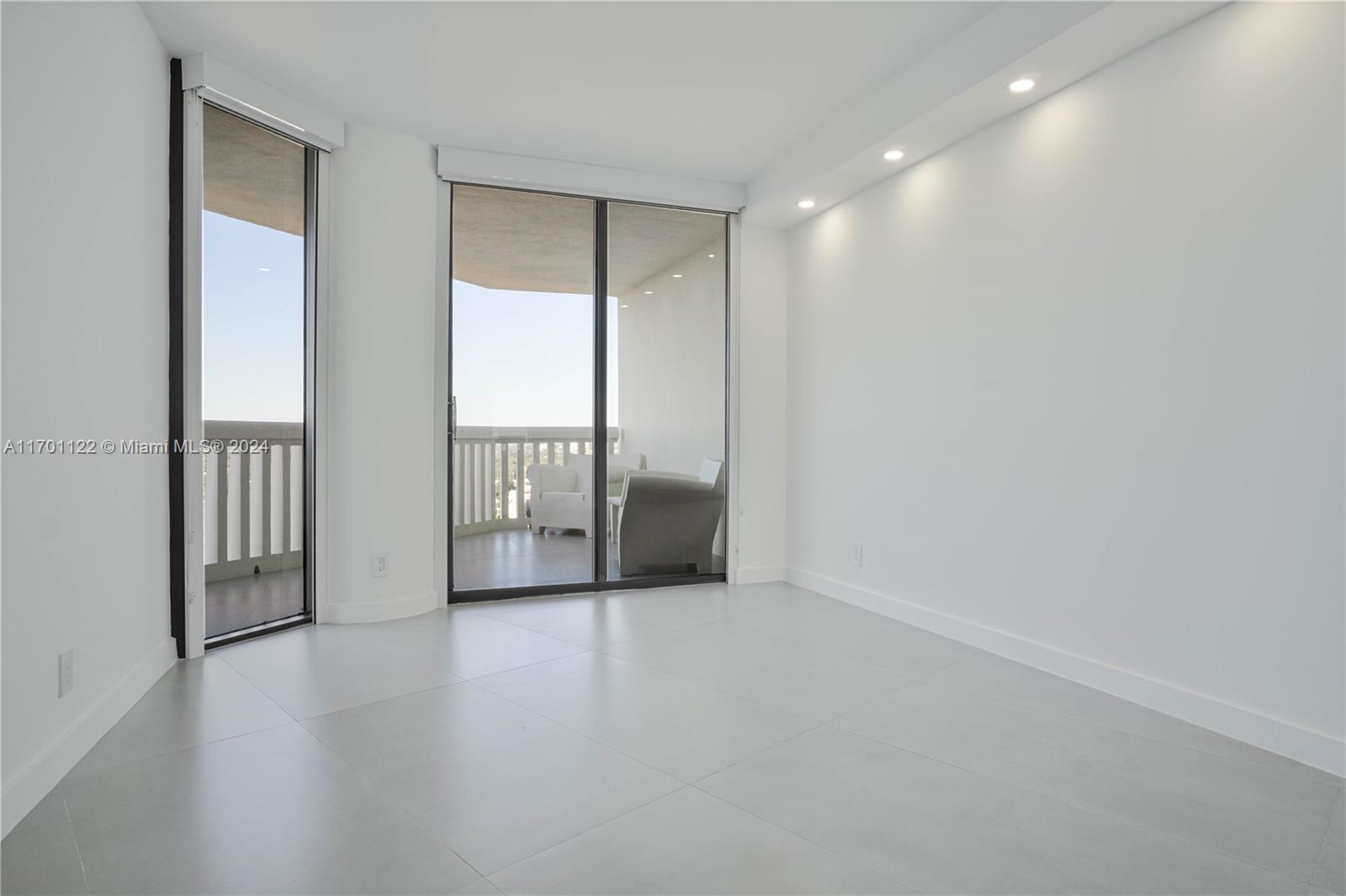 1000 West Island Boulevard, Unit 2611 Aventura, FL 33160 - Photo 20 of 27