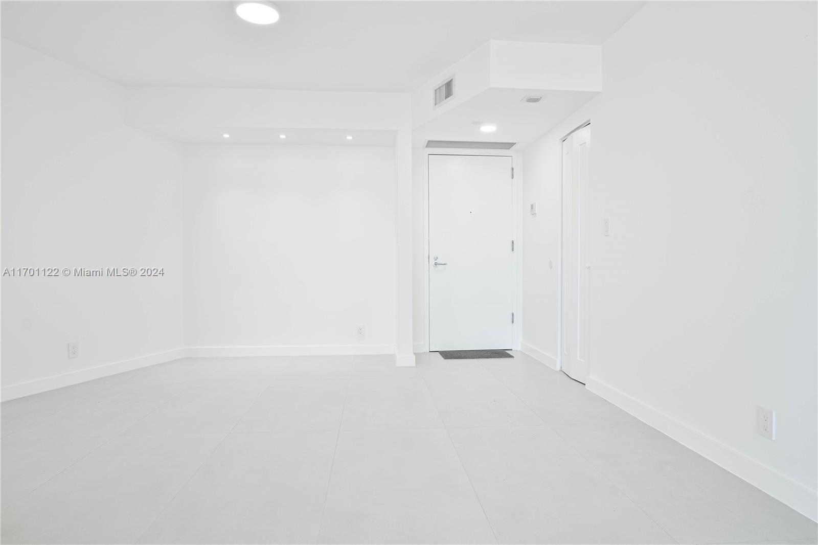 1000 West Island Boulevard, Unit 2611 Aventura, FL 33160 - Photo 22 of 27